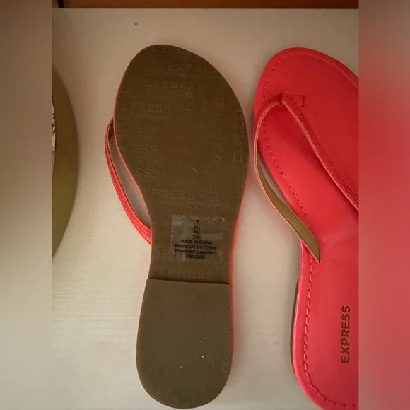 EXPRESS Flip-Flops in Hot PINK (NWOT) - Picture 7 of 7